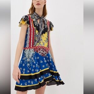 Alice + Olivia Moore Flutter-Sleeve Tiered Floral Tunic Dress in Palace Daffodil